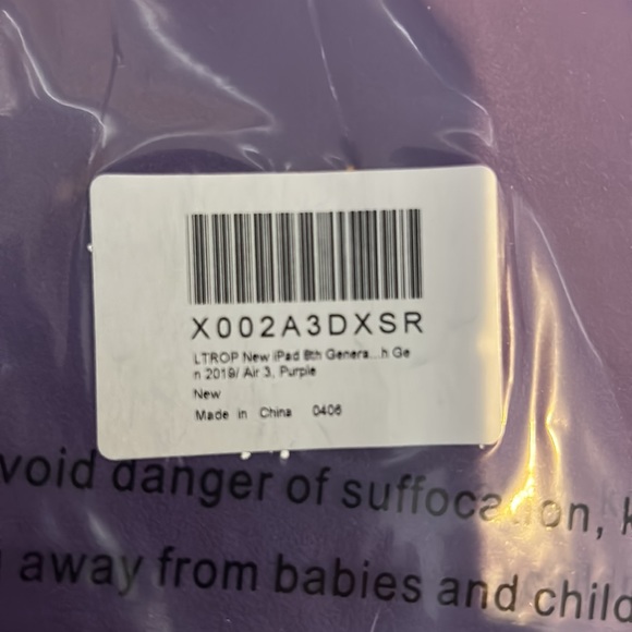 Two regular size iPad cases that have stand and are drop resistant - Picture 3 of 3